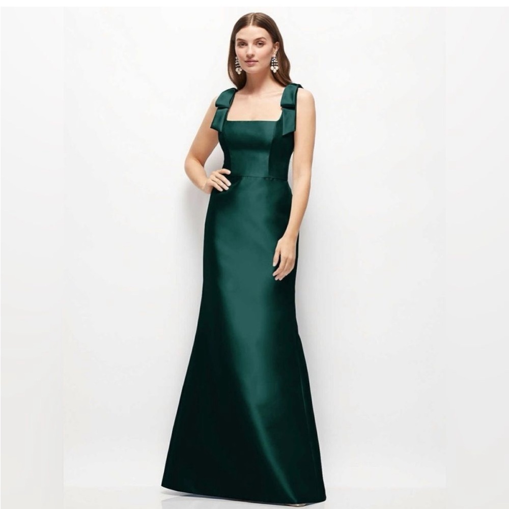 STUNNING ALFRED SUNG Evergreen Maxi fit and flare slight mermaid formal Dress